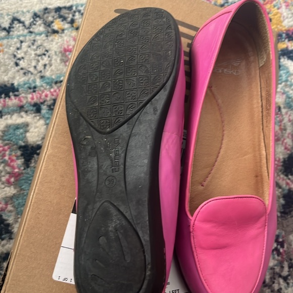 Dansko size 39 two tone pink shoes. Pink top with fuschia sides - Picture 3 of 3